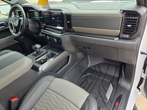 Certified 2025 Chevrolet Silverado 1500 ZR2 w/ Technology Package AWD/4WD image 25
