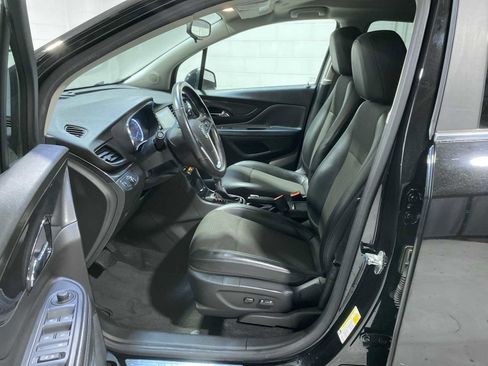Used 2019 Buick Encore Preferred image 2