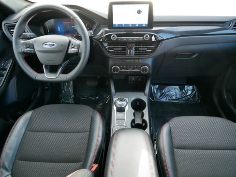 Used 2025 Ford Escape ST-Line image 10
