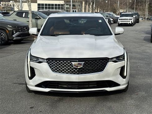 Used 2022 Cadillac CT4 Premium Luxury image 2