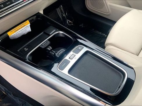 Used 2025 Mercedes-Benz GLA 250 4MATIC image 12