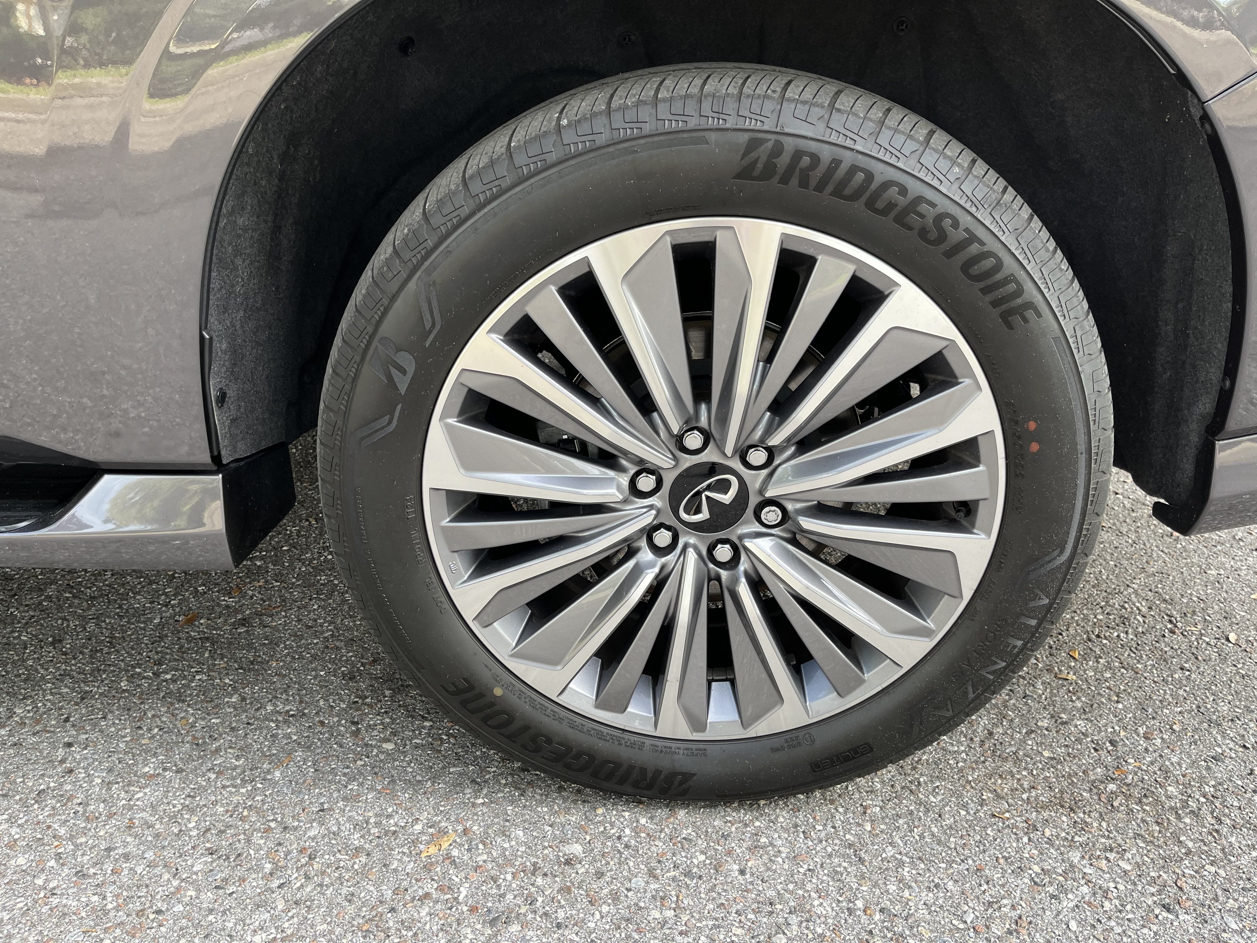 Used 2025 INFINITI QX80 Sensory AWD/4WD image 14