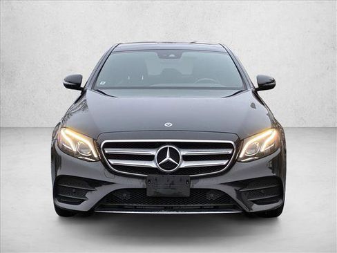 Certified 2018 Mercedes-Benz E 300 4MATIC image 2