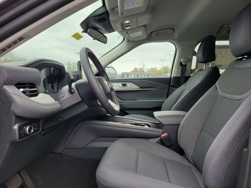 New 2026 Ford Explorer Active RWD image 16