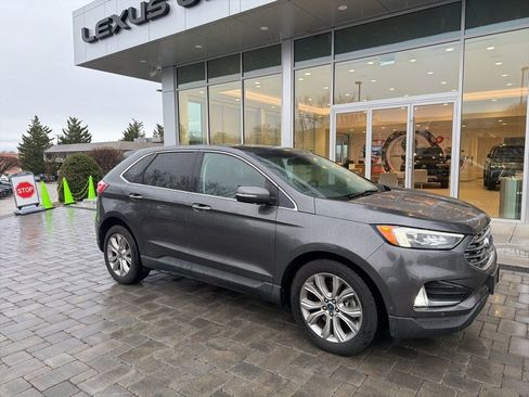 Used 2019 Ford Edge Titanium w/ Equipment Group 301A image 4