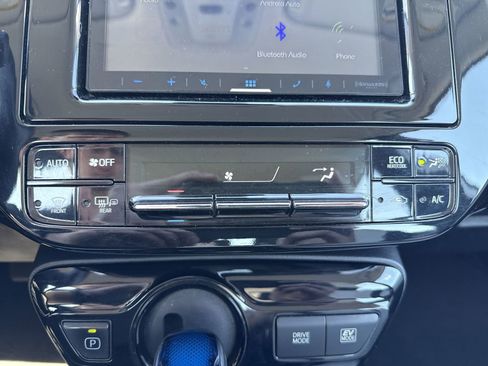Used 2019 Toyota Prius XLE w/ Carpet Mat Package AWD/4WD image 19