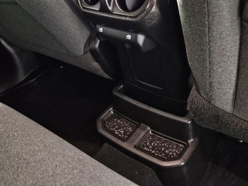 Used 2024 Jeep Wrangler Unlimited w/ Convenience Group AWD/4WD image 28