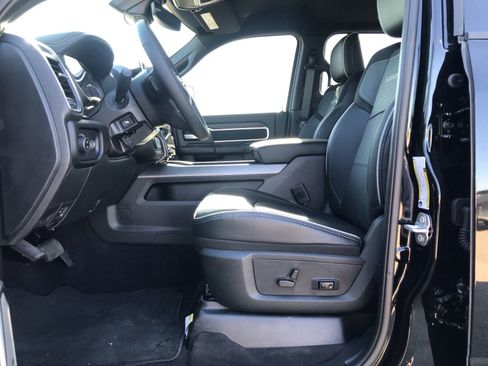 New 2025 RAM 2500 Laramie AWD/4WD image 13