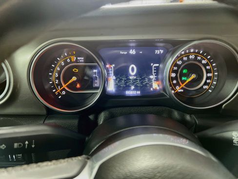 Used 2018 Jeep Wrangler Unlimited Sahara AWD/4WD image 21