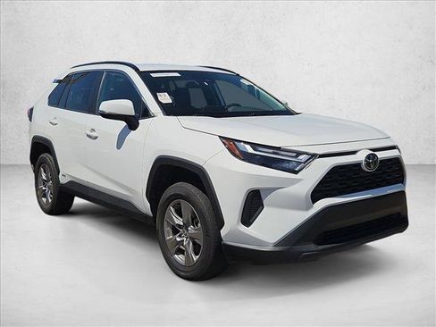 Used 2025 Toyota RAV4 XLE AWD/4WD image 3