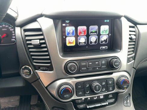 Used 2018 Chevrolet Suburban LT image 20