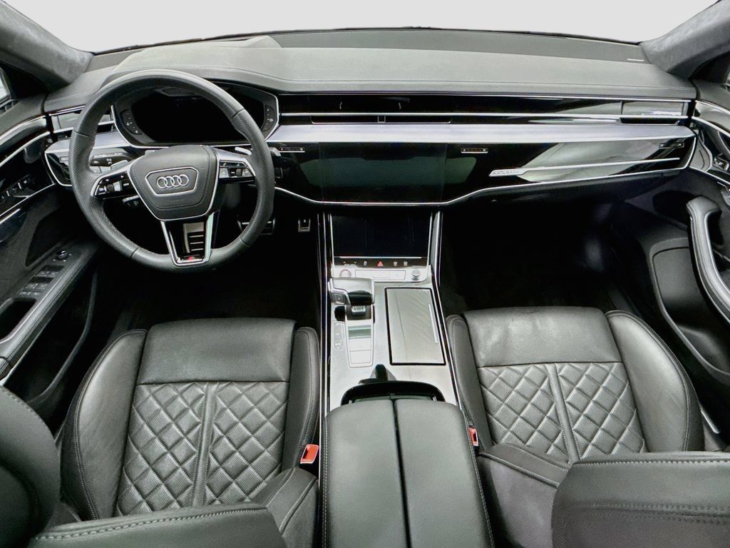 Used 2024 Audi S8 AWD/4WD image 13