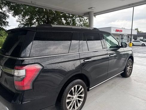 Used 2018 Ford Expedition Limited w/ Equipment Group 301A AWD/4WD image 2