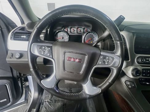 Used 2019 GMC Yukon XL SLT w/ Open Road Package RWD image 16
