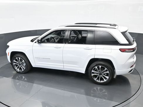 Used 2024 Jeep Grand Cherokee Overland w/ Luxury Tech Group IV image 43