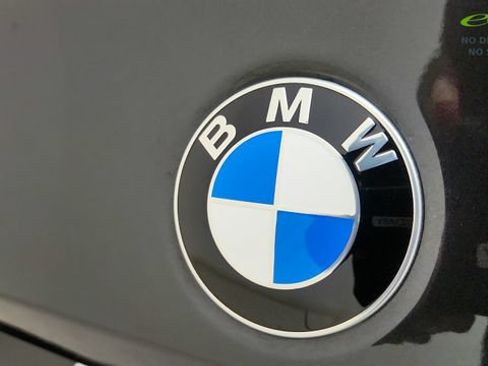Used 2026 BMW 530i w/ M Sport Package RWD image 33