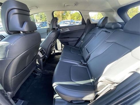 Used 2023 Kia Sportage EX image 9
