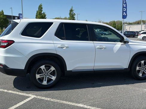 Used 2024 Honda Pilot EX-L image 4