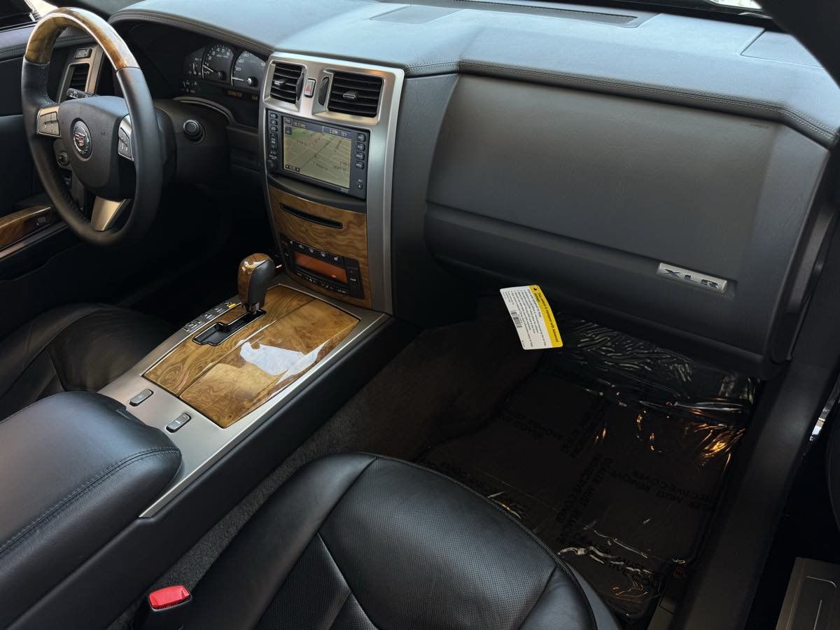 Used 2009 Cadillac XLR RWD image 26