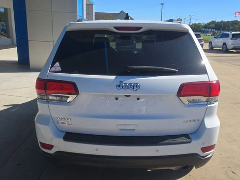 Used 2020 Jeep Grand Cherokee Laredo w/ 18" Wheel & 8.4" Radio Group image 7