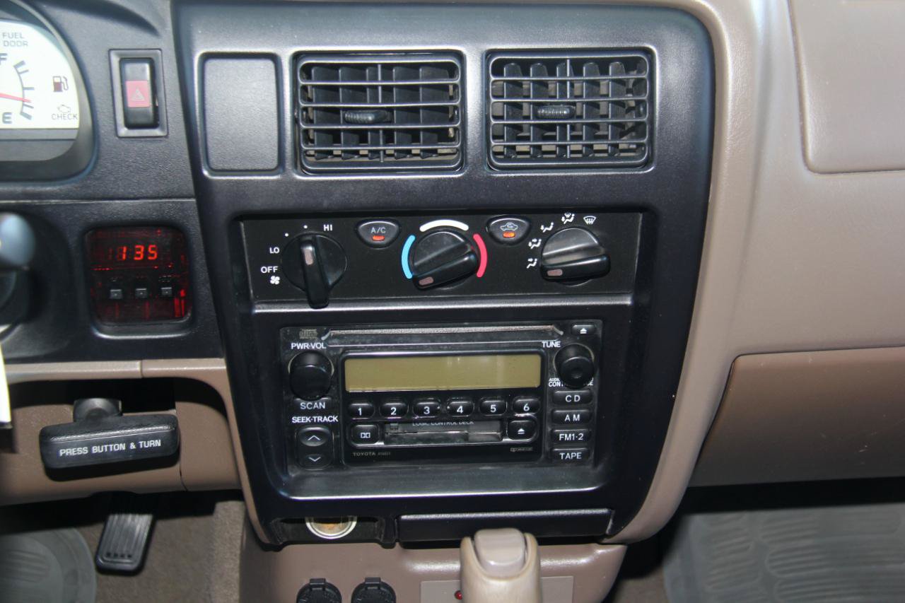 Used 2003 Toyota Tacoma PreRunner RWD image 14