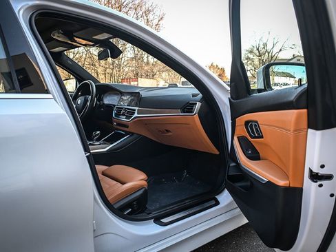 Used 2019 BMW 330i xDrive Sedan w/ Premium Package image 17