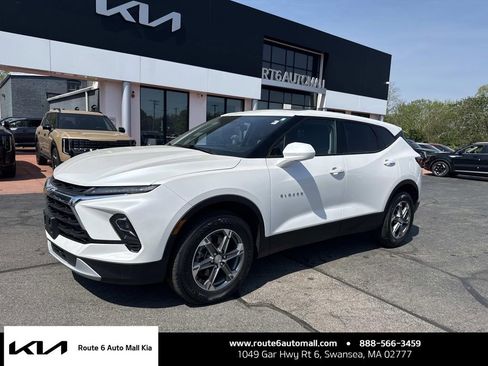 Used 2023 Chevrolet Blazer LT AWD/4WD image 1