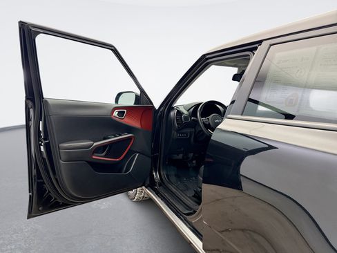 Used 2023 Kia Soul GT-Line w/ GT-Line Technology Package image 9
