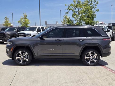 New 2025 Jeep Grand Cherokee Limited image 2