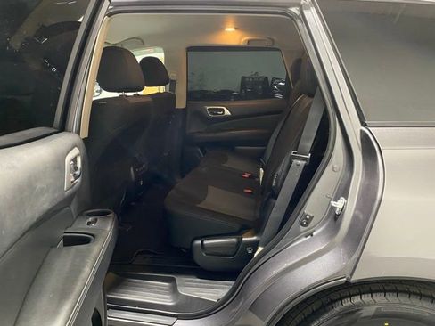 Certified 2018 Nissan Pathfinder SV image 24