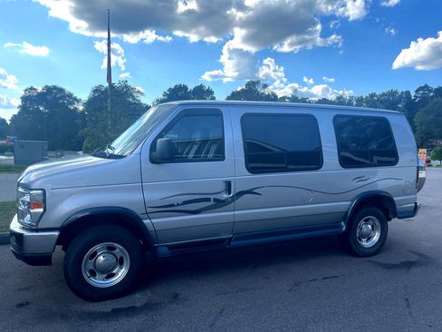 Used 2011 Ford E-250 and Econoline 250 w/ RV Plus Pkg image 10