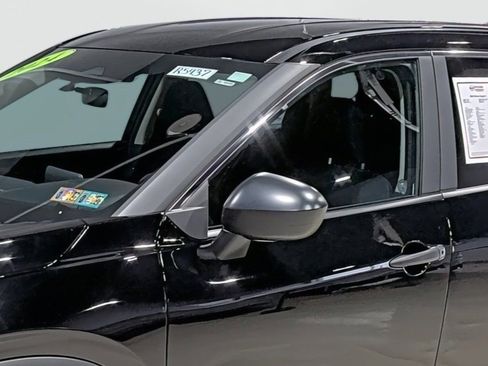 Used 2024 Nissan Rogue S image 8