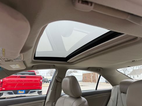 Used 2010 Toyota Camry image 11