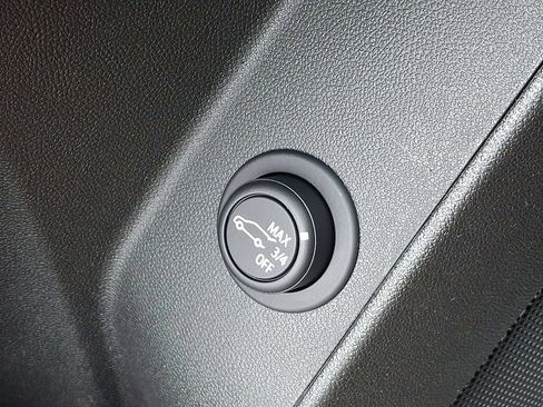Certified 2024 Chevrolet Equinox LT FWD image 26