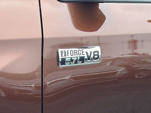 Used 2017 Toyota Tundra SR5 image 11