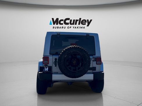 Used 2013 Jeep Wrangler Unlimited Sahara w/ Connectivity Group AWD/4WD image 5