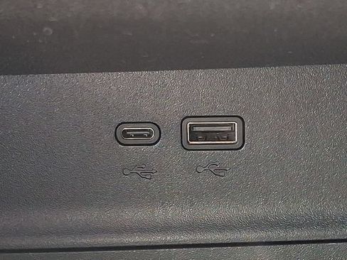 Used 2025 Chevrolet Equinox LT FWD image 22