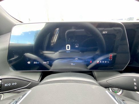 New 2026 Chevrolet Equinox LT w/ Safety and Technology Package AWD/4WD image 39