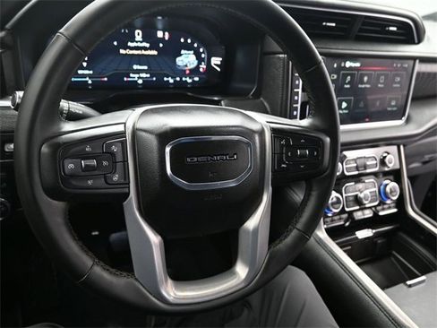 Used 2023 GMC Yukon Denali image 13