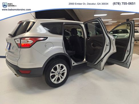 Used 2017 Ford Escape SE FWD image 19