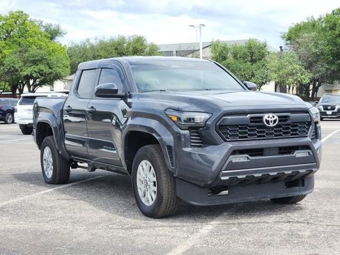 Used 2025 Toyota Tacoma TRD Sport RWD image 2