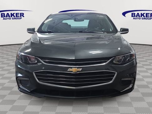 Used 2017 Chevrolet Malibu LT w/ Leather Package image 2