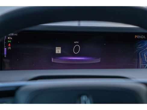 Used 2024 Lincoln Nautilus Reserve image 22