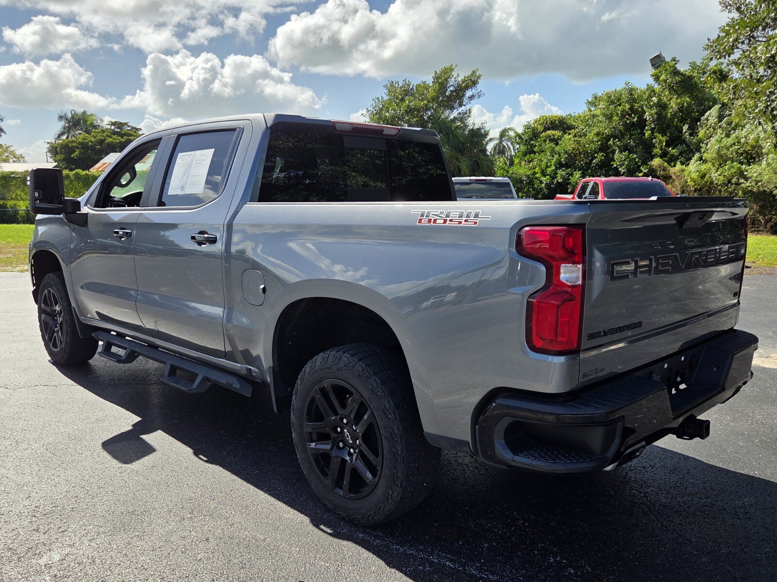 Used 2021 Chevrolet Silverado 1500 LT Trail Boss w/ Convenience Package II AWD/4WD image 3