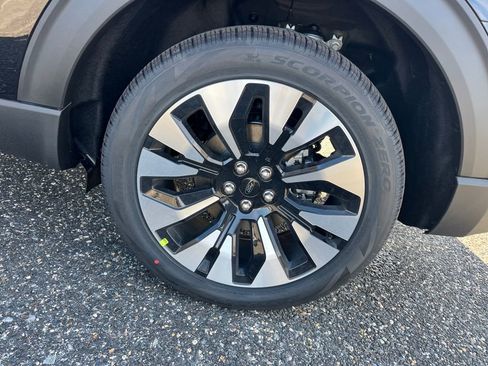 New 2026 Ford Explorer Platinum w/ LUX Leather Package image 23