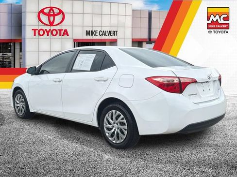 Used 2019 Toyota Corolla LE FWD image 3