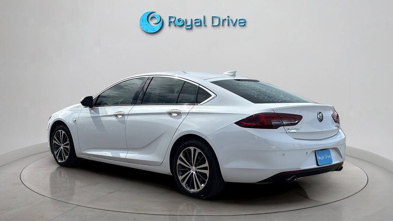 Used 2018 Buick Regal Essence w/ Driver Confidence Package #1 AWD/4WD image 3