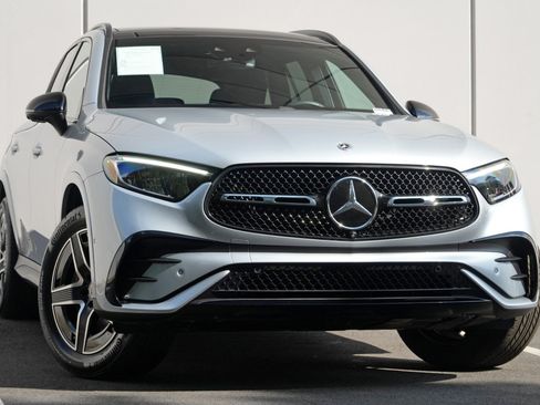 Used 2025 Mercedes-Benz GLC 350e 4MATIC w/ AMG Line image 4