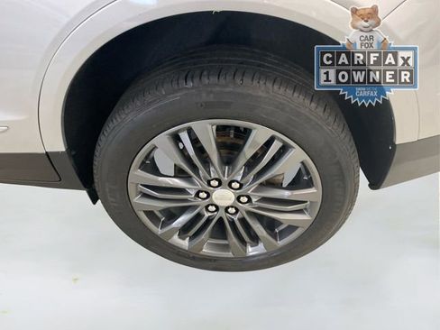 Used 2017 Cadillac XT5 Premium Luxury image 18