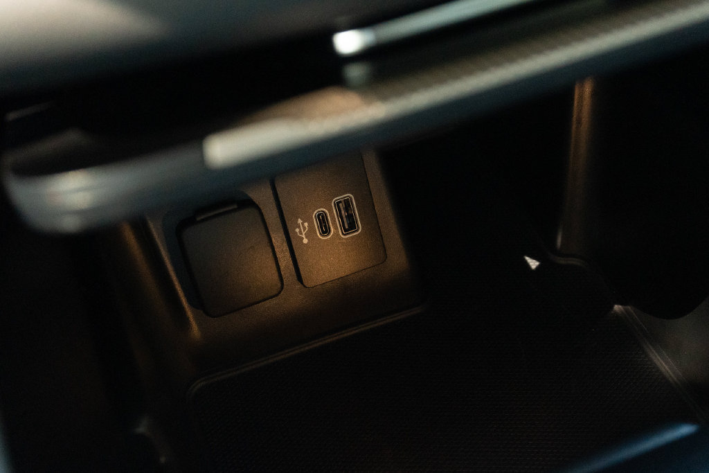 Used 2025 Ford Explorer Active RWD image 31
